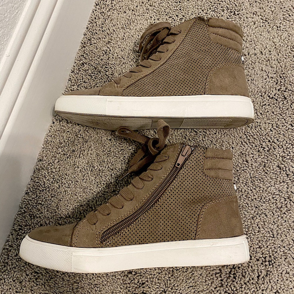 STEVE MADDEN Demmie High Top Sneakers - Taupe